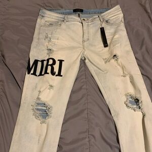 size 38 fit stretchy around the waist.